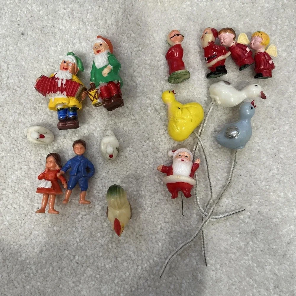 Vintage Lot Of  Holiday Baking Supplies And Cupcake / Cake Pics
